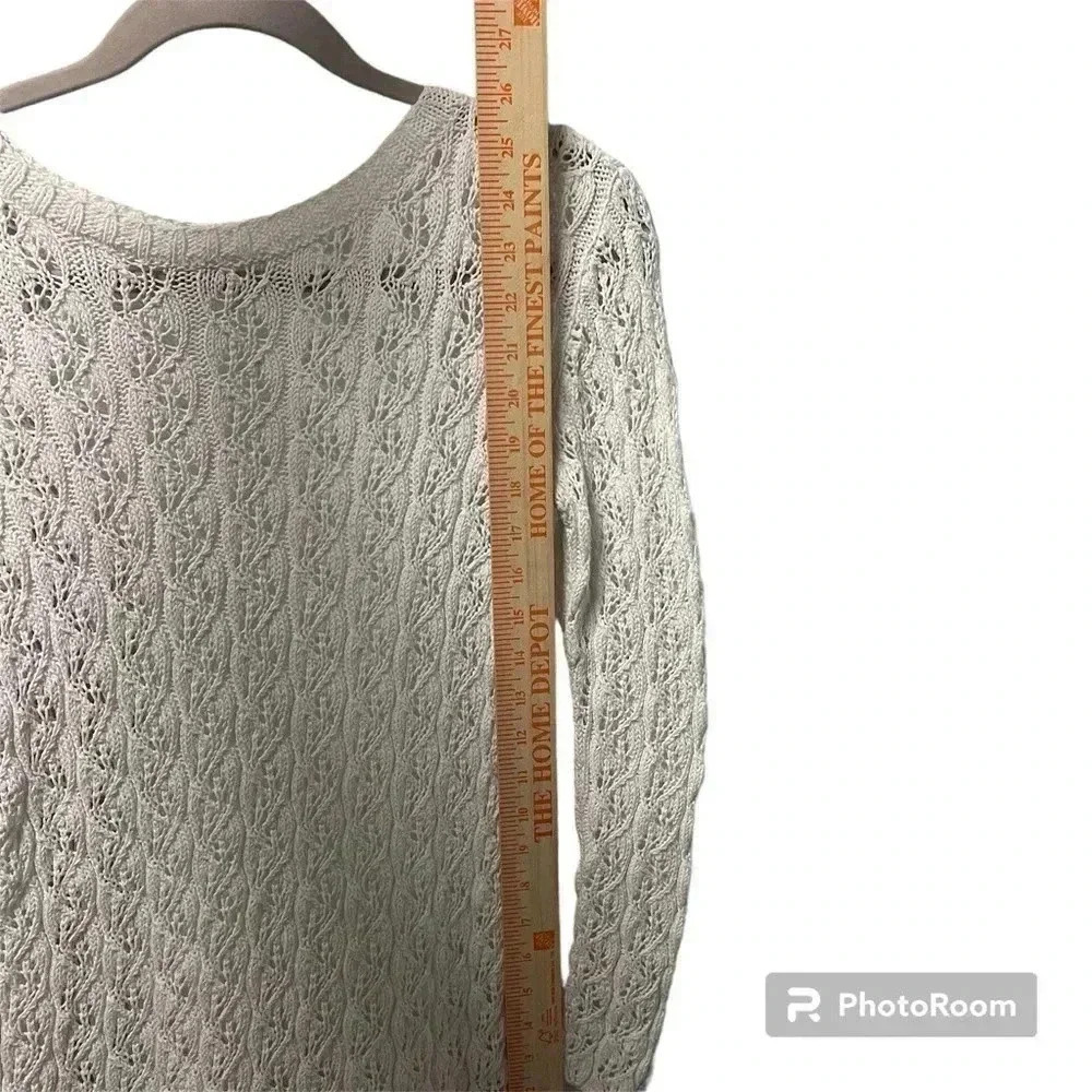 hand-knitted women's blouse, white, size is small or medium. - Picture 4 of 6